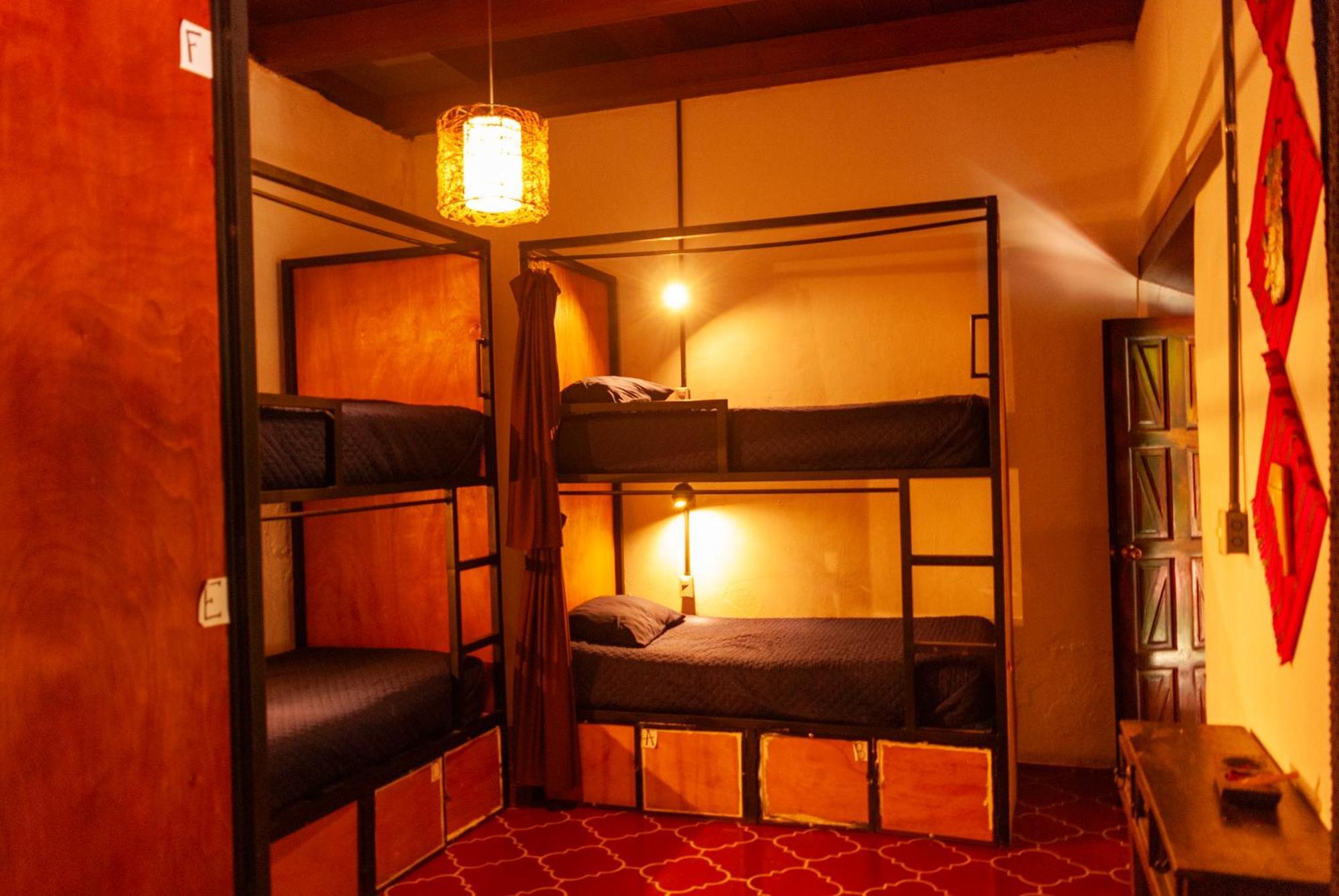Tzunun Hostel Antigua Екстер'єр фото
