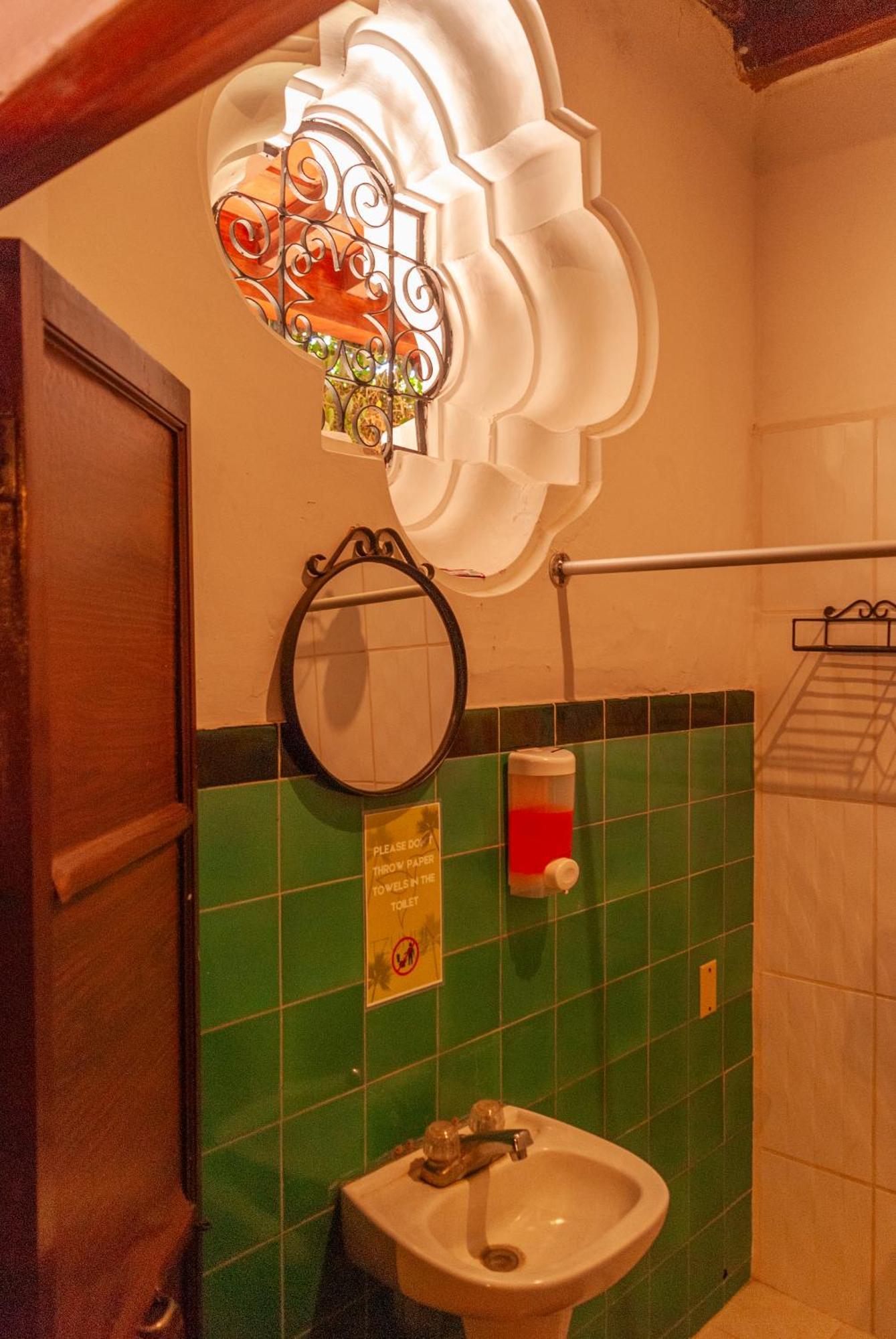 Tzunun Hostel Antigua Екстер'єр фото