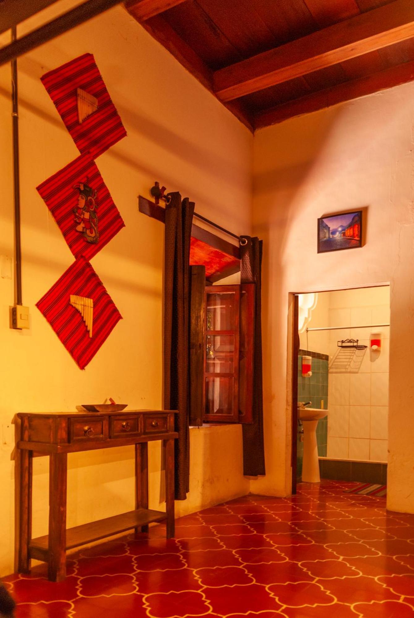 Tzunun Hostel Antigua Екстер'єр фото