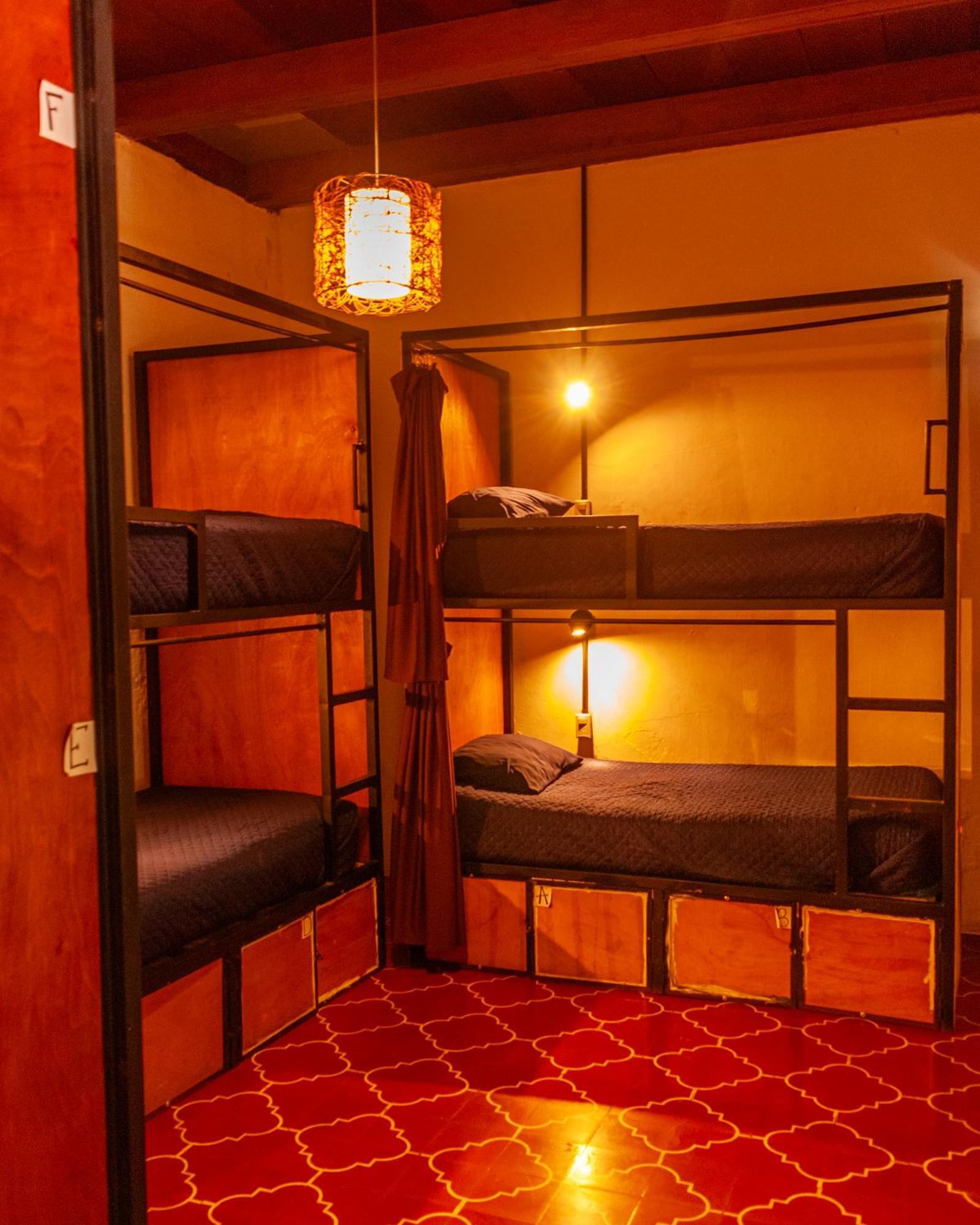 Tzunun Hostel Antigua Екстер'єр фото