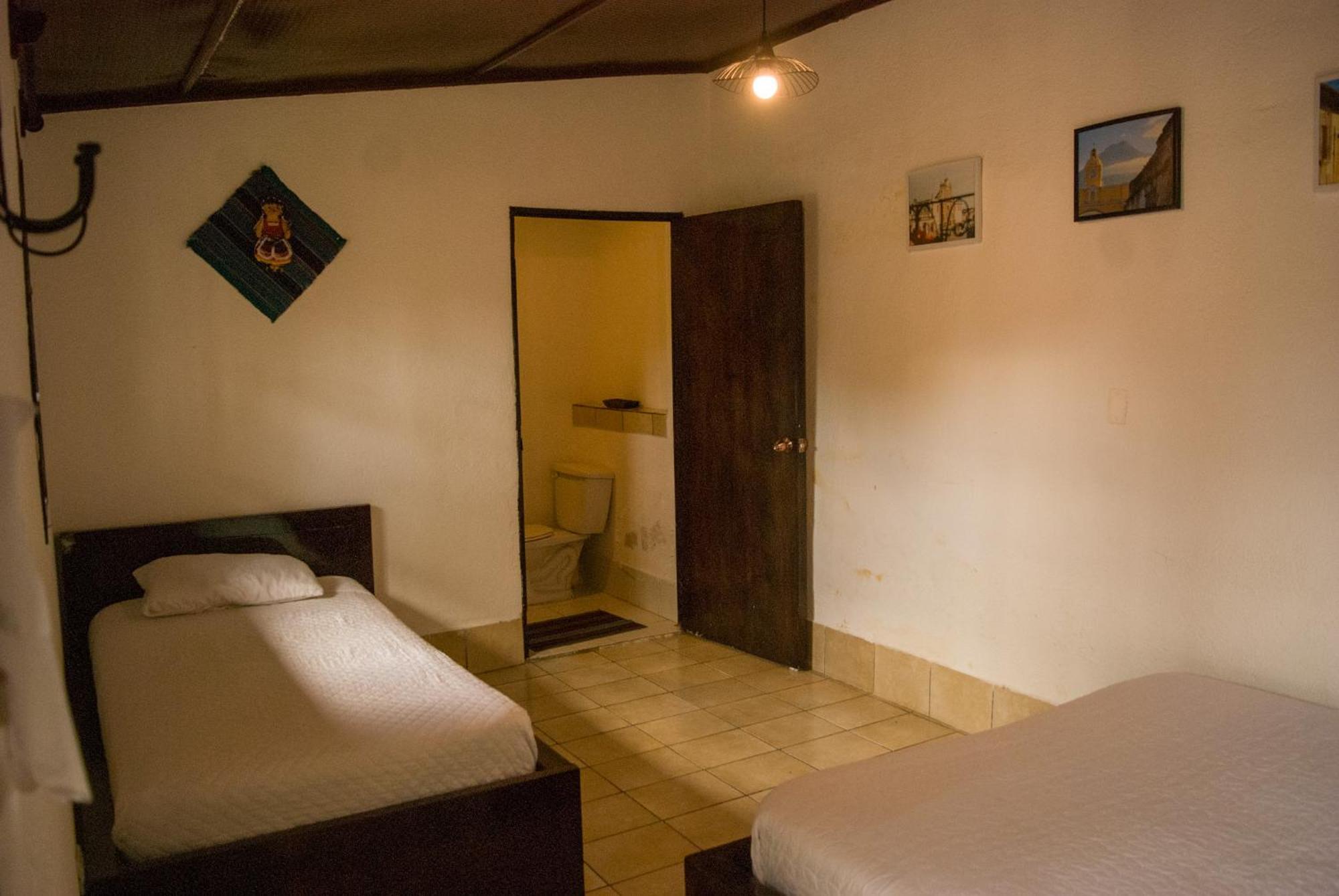 Tzunun Hostel Antigua Екстер'єр фото