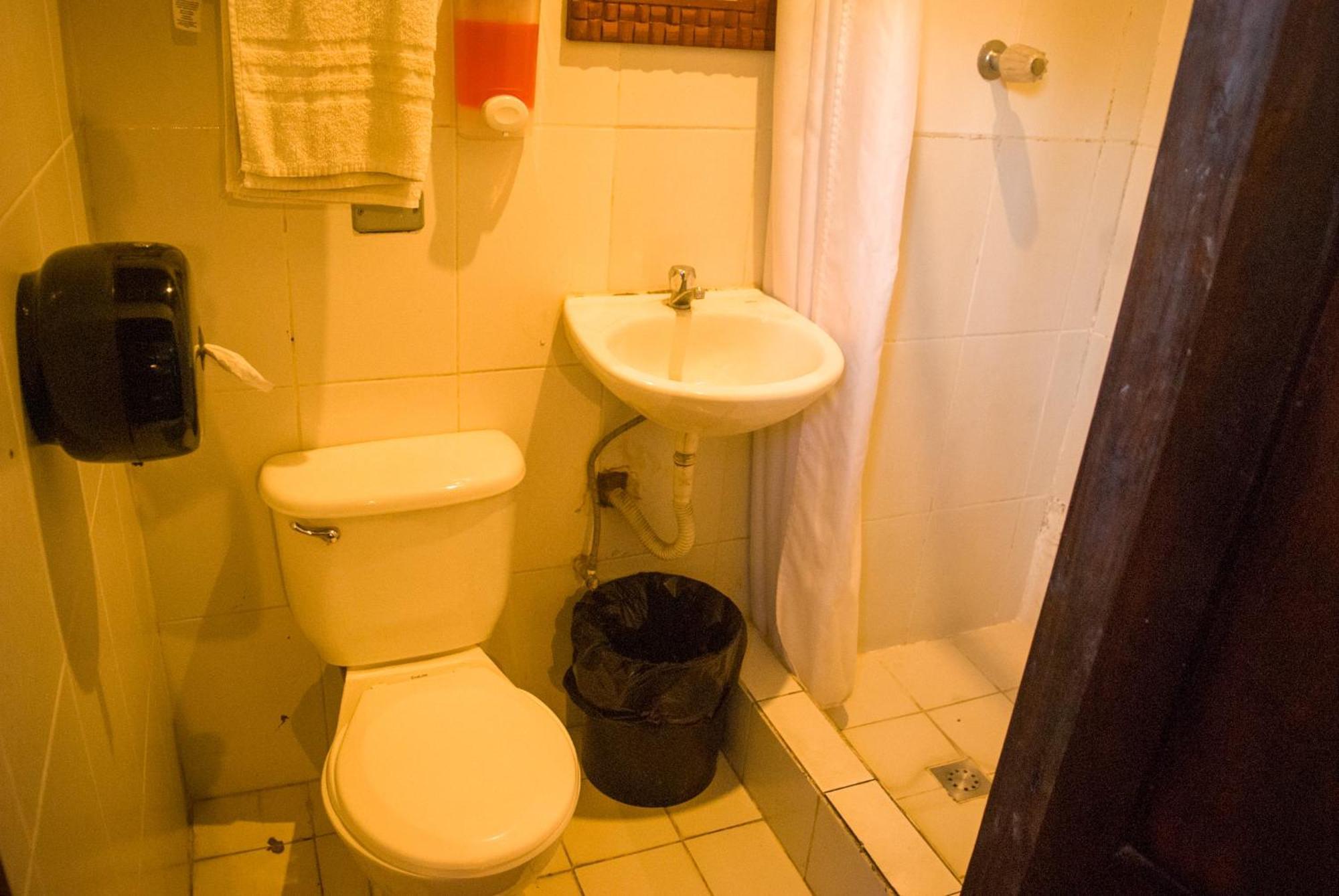 Tzunun Hostel Antigua Екстер'єр фото