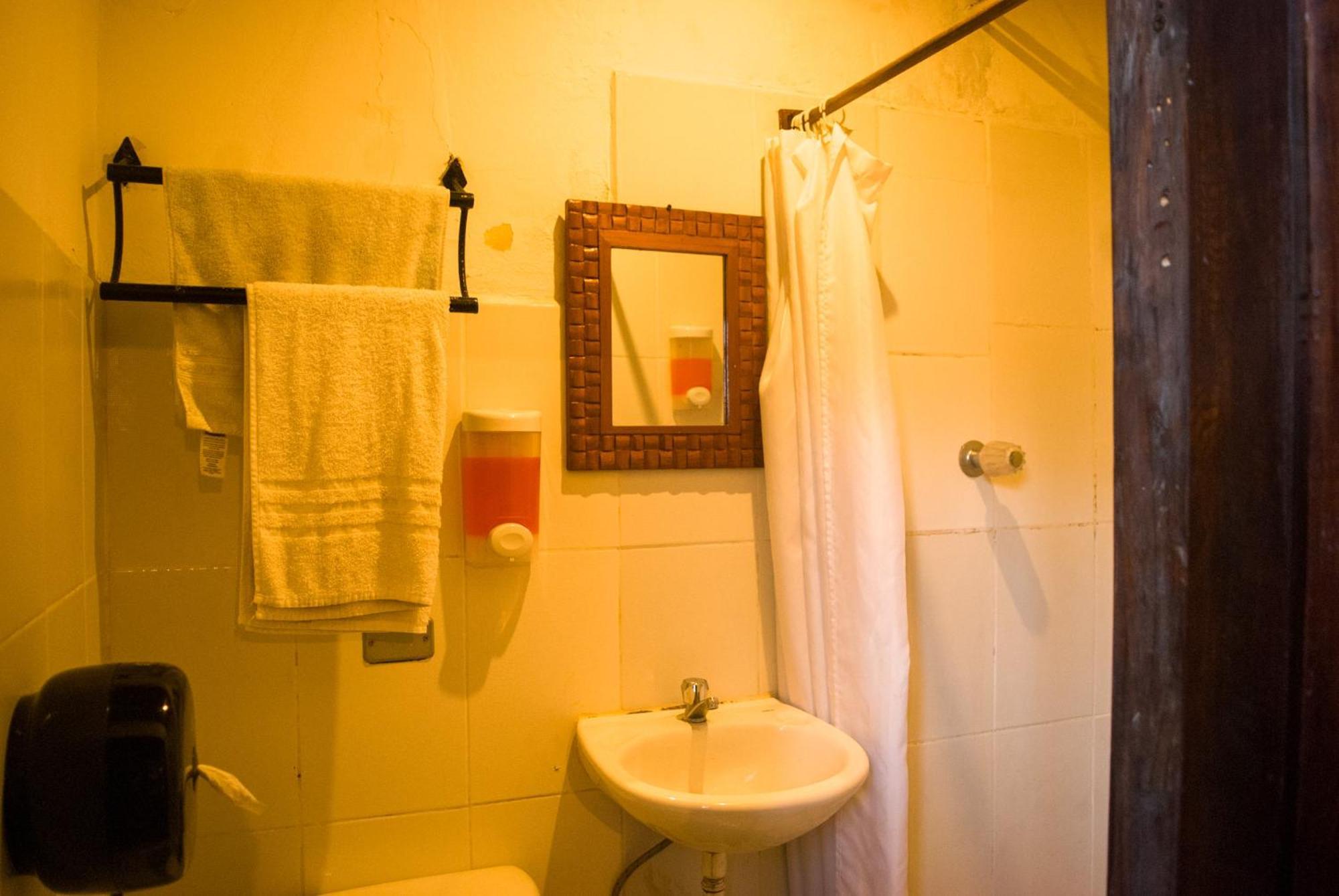Tzunun Hostel Antigua Екстер'єр фото