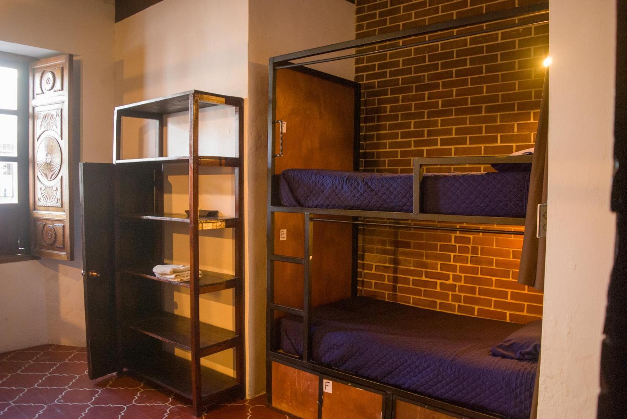 Tzunun Hostel Antigua Екстер'єр фото