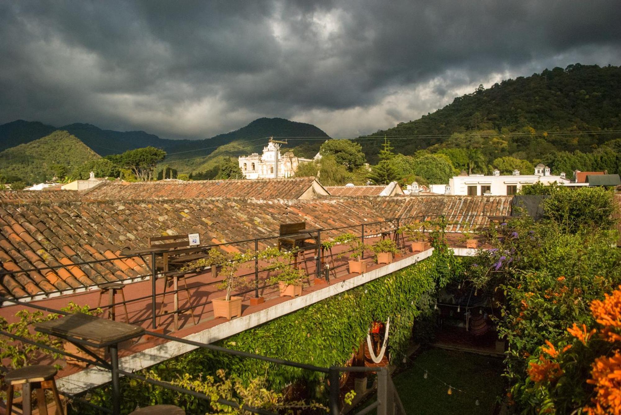 Tzunun Hostel Antigua Екстер'єр фото