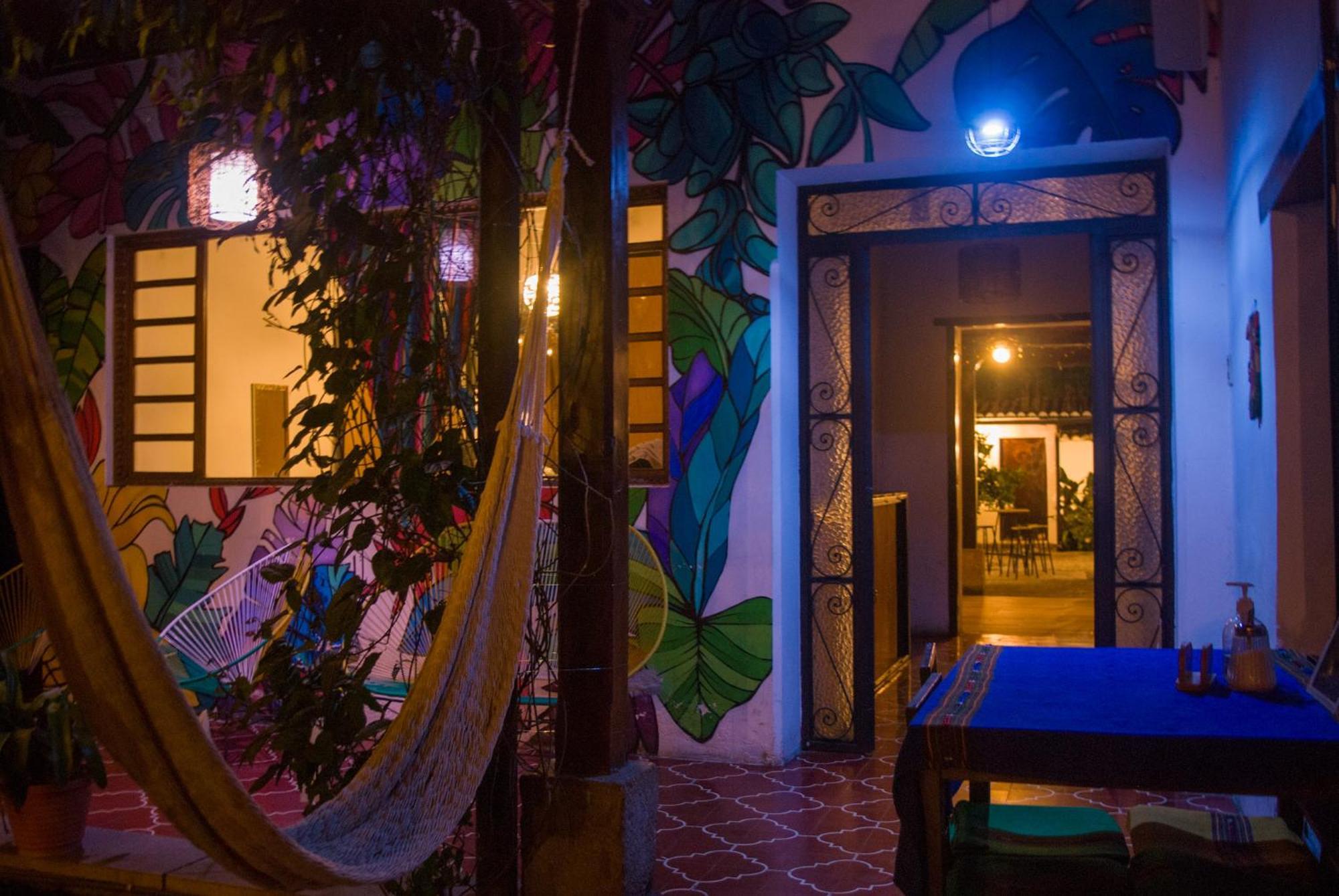 Tzunun Hostel Antigua Екстер'єр фото