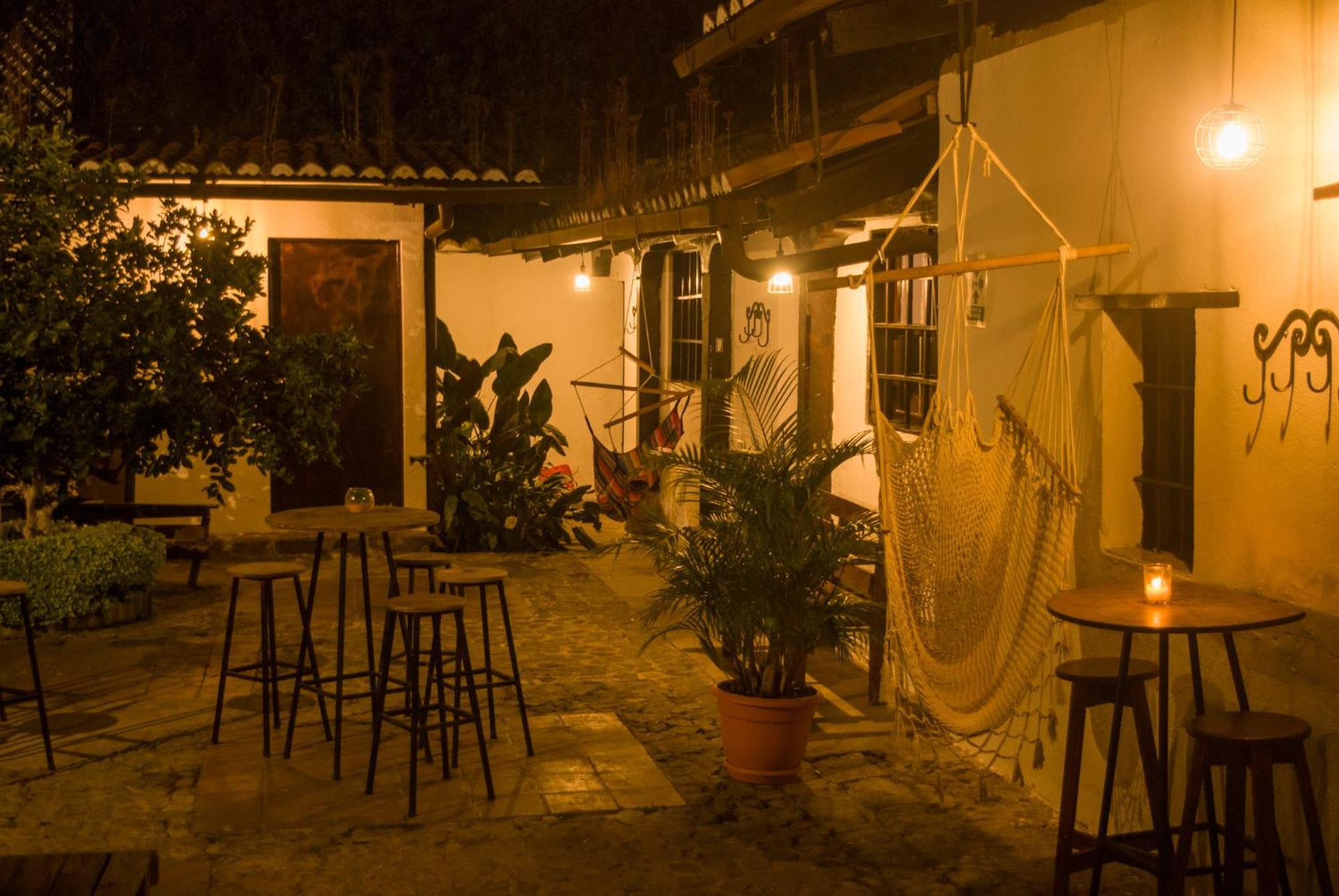 Tzunun Hostel Antigua Екстер'єр фото